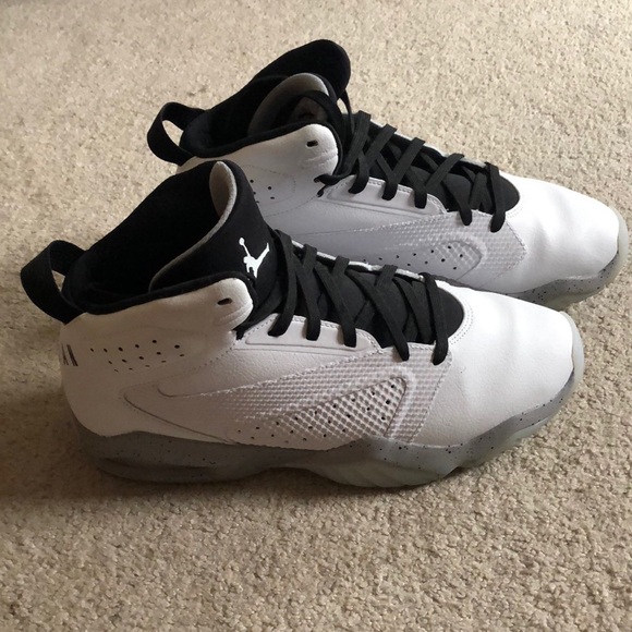 Men’s JORDAN SHOES SIZE 10 - Picture 1 of 4